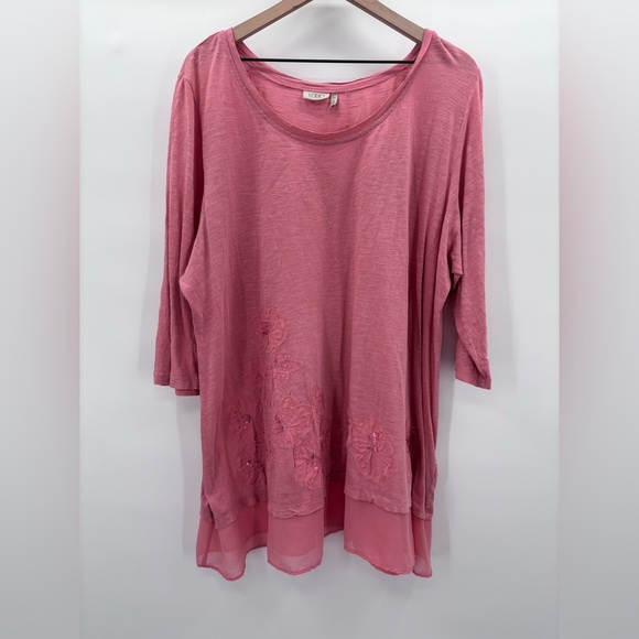 LOGO by Lori Goldstein Tops - LOGO by Lori Goldstein Rose Tunic with Floral Appliqués Size 2X